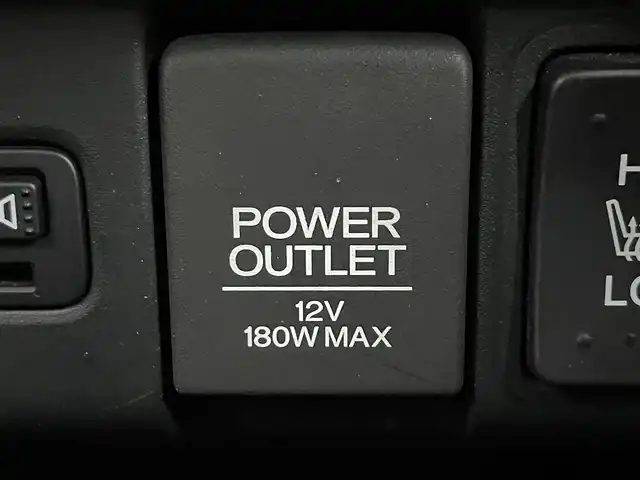 ホンダ Ｎ ＢＯＸ G SSパッケージ 道央・札幌 2017(平29)年 8.1万km プレミアムホワイトパールⅡ ・４WD/・純正ナビ/　CD/DVD/SD/BT/フルセグ/・バックカメラ/・ビルトインETC/・両側パワースライドドア/・シートヒーター/・横滑り防止/・HIDヘッドライト/・フォグライト/・オートライト/・プッシュスタート/・スマートキー/・純正フロアマット/・ドアバイザー