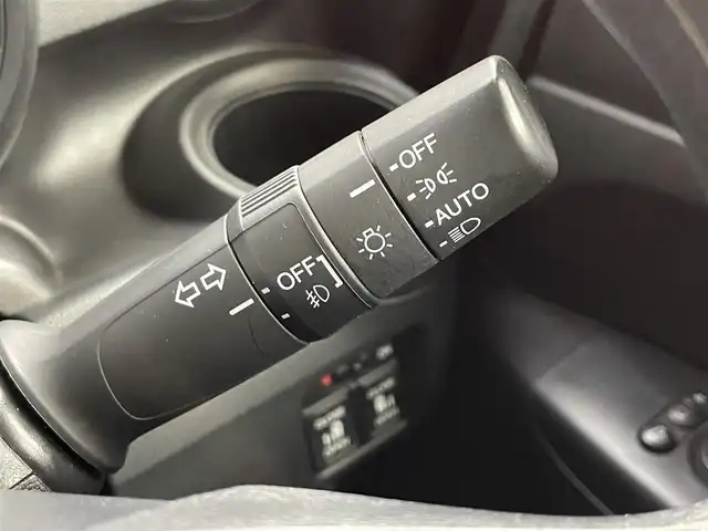 ホンダ Ｎ ＢＯＸ G SSパッケージ 道央・札幌 2017(平29)年 8.1万km プレミアムホワイトパールⅡ ・４WD/・純正ナビ/　CD/DVD/SD/BT/フルセグ/・バックカメラ/・ビルトインETC/・両側パワースライドドア/・シートヒーター/・横滑り防止/・HIDヘッドライト/・フォグライト/・オートライト/・プッシュスタート/・スマートキー/・純正フロアマット/・ドアバイザー