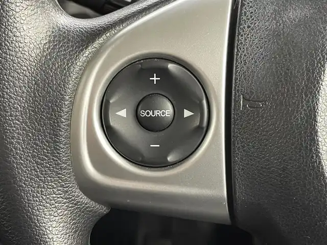 ホンダ Ｎ ＢＯＸ G SSパッケージ 道央・札幌 2017(平29)年 8.1万km プレミアムホワイトパールⅡ ・４WD/・純正ナビ/　CD/DVD/SD/BT/フルセグ/・バックカメラ/・ビルトインETC/・両側パワースライドドア/・シートヒーター/・横滑り防止/・HIDヘッドライト/・フォグライト/・オートライト/・プッシュスタート/・スマートキー/・純正フロアマット/・ドアバイザー