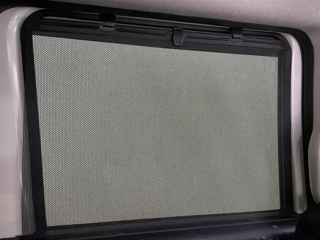 ホンダ Ｎ ＢＯＸ G SSパッケージ 道央・札幌 2017(平29)年 8.1万km プレミアムホワイトパールⅡ ・４WD/・純正ナビ/　CD/DVD/SD/BT/フルセグ/・バックカメラ/・ビルトインETC/・両側パワースライドドア/・シートヒーター/・横滑り防止/・HIDヘッドライト/・フォグライト/・オートライト/・プッシュスタート/・スマートキー/・純正フロアマット/・ドアバイザー