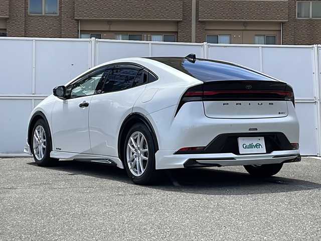 トヨタ プリウス Z 秋田県 2023(令5)年 2.7万km プラチナホワイトパールマイカ 純正オーディオディスプレイ/Bluetooth　HDMI　ラジオ　DTV　USB　/アラウンドビューモニター/パノラマルーフ/純正エンジンスターター/インナーデジタルミラー/モデリスタ　NEO　ADVANCE STYLE　4点セット/ビルトインETC/パワーバックドア/運転席パワーシート/前席シートヒーター/前関シートベンチレーション/ステアリングヒーター/トヨタセーフティセンス