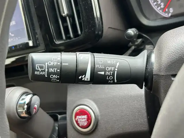 ホンダ Ｎ ＯＮＥ セレクト 静岡県 2018(平30)年 6万km プレミアムアイボリーパール2トーン あんしんパッケージ/７インチナビ/ＢＴオーディオ/USB充電ポート/ＤＶＤ再/バックカメラ/ドラレコ前後/ビルトインＥＴＣ/合皮コンビシート/1列目シートヒーター/ＡＡＣ/アームレスト
