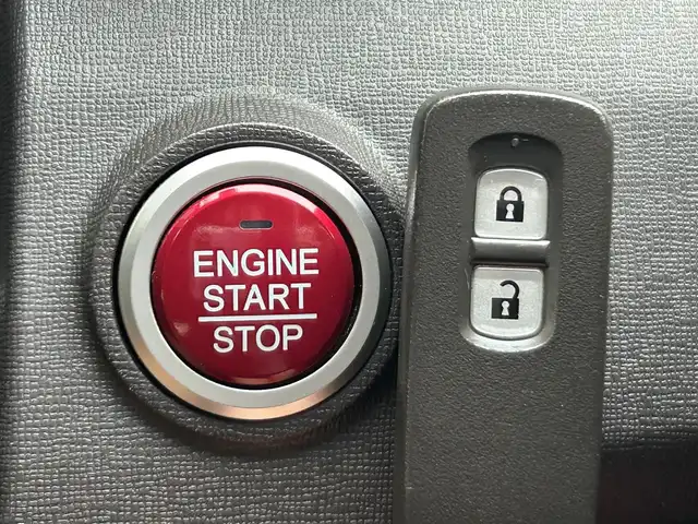 ホンダ Ｎ ＯＮＥ セレクト 静岡県 2018(平30)年 6万km プレミアムアイボリーパール2トーン あんしんパッケージ/７インチナビ/ＢＴオーディオ/USB充電ポート/ＤＶＤ再/バックカメラ/ドラレコ前後/ビルトインＥＴＣ/合皮コンビシート/1列目シートヒーター/ＡＡＣ/アームレスト