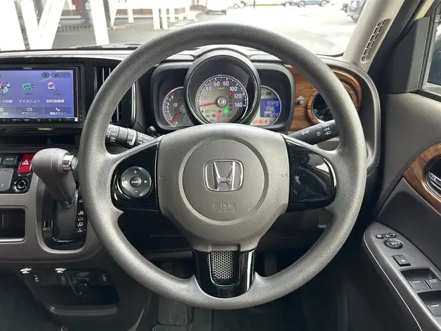 ホンダ Ｎ ＯＮＥ セレクト 静岡県 2018(平30)年 6万km プレミアムアイボリーパール2トーン あんしんパッケージ/７インチナビ/ＢＴオーディオ/USB充電ポート/ＤＶＤ再/バックカメラ/ドラレコ前後/ビルトインＥＴＣ/合皮コンビシート/1列目シートヒーター/ＡＡＣ/アームレスト
