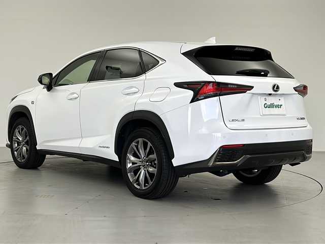 レクサス ＮＸ 300h Fスポーツ 岐阜県 2019(令1)年 8.4万km ホワイトノーヴァガラスフレーク ETC2.0/ドライブレコーダー/プッシュスタート/スマートキー/ステアリングリモコン/パドルシフト/純正ディスプレイオーディオ（ナビ付）/フルセグTV/Bluetooth接続/CD/DVD/USB端子/レーダークルーズコントロール（追従あり）/ステアリングヒーター/電動リヤゲート/全周囲カメラ/レーンキープアシスト/衝突軽減ブレーキ/パーキングサポートブレーキ/コーナーセンサー/サンルーフ付き/純正アルミホイール/電格ミラー/LEDヘッドライト/オートライト/オートハイビーム/エアバック（運転席＋助手席＋サイド）/パワーシート（運転席＋助手席）/シートメモリ/シートヒーター/シートクーラー/レザーシート（赤色）/フロアマット/本革巻きステアリング/UVカットガラス/アルミペダル