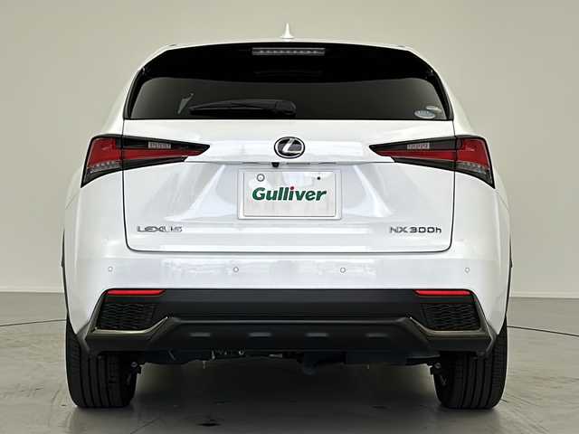 レクサス ＮＸ 300h Fスポーツ 岐阜県 2019(令1)年 8.4万km ホワイトノーヴァガラスフレーク ETC2.0/ドライブレコーダー/プッシュスタート/スマートキー/ステアリングリモコン/パドルシフト/純正ディスプレイオーディオ（ナビ付）/フルセグTV/Bluetooth接続/CD/DVD/USB端子/レーダークルーズコントロール（追従あり）/ステアリングヒーター/電動リヤゲート/全周囲カメラ/レーンキープアシスト/衝突軽減ブレーキ/パーキングサポートブレーキ/コーナーセンサー/サンルーフ付き/純正アルミホイール/電格ミラー/LEDヘッドライト/オートライト/オートハイビーム/エアバック（運転席＋助手席＋サイド）/パワーシート（運転席＋助手席）/シートメモリ/シートヒーター/シートクーラー/レザーシート（赤色）/フロアマット/本革巻きステアリング/UVカットガラス/アルミペダル