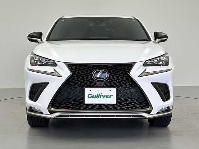 レクサス ＮＸ 300h Fスポーツ 岐阜県 2019(令1)年 8.4万km ホワイトノーヴァガラスフレーク ETC2.0/ドライブレコーダー/プッシュスタート/スマートキー/ステアリングリモコン/パドルシフト/純正ディスプレイオーディオ（ナビ付）/フルセグTV/Bluetooth接続/CD/DVD/USB端子/レーダークルーズコントロール（追従あり）/ステアリングヒーター/電動リヤゲート/全周囲カメラ/レーンキープアシスト/衝突軽減ブレーキ/パーキングサポートブレーキ/コーナーセンサー/サンルーフ付き/純正アルミホイール/電格ミラー/LEDヘッドライト/オートライト/オートハイビーム/エアバック（運転席＋助手席＋サイド）/パワーシート（運転席＋助手席）/シートメモリ/シートヒーター/シートクーラー/レザーシート（赤色）/フロアマット/本革巻きステアリング/UVカットガラス/アルミペダル