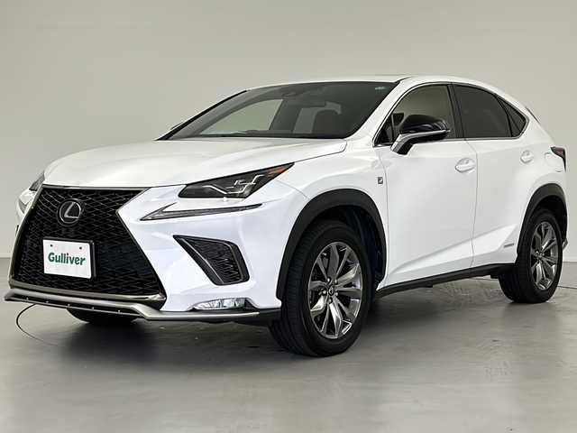 レクサス ＮＸ 300h Fスポーツ 岐阜県 2019(令1)年 8.4万km ホワイトノーヴァガラスフレーク ETC2.0/ドライブレコーダー/プッシュスタート/スマートキー/ステアリングリモコン/パドルシフト/純正ディスプレイオーディオ（ナビ付）/フルセグTV/Bluetooth接続/CD/DVD/USB端子/レーダークルーズコントロール（追従あり）/ステアリングヒーター/電動リヤゲート/全周囲カメラ/レーンキープアシスト/衝突軽減ブレーキ/パーキングサポートブレーキ/コーナーセンサー/サンルーフ付き/純正アルミホイール/電格ミラー/LEDヘッドライト/オートライト/オートハイビーム/エアバック（運転席＋助手席＋サイド）/パワーシート（運転席＋助手席）/シートメモリ/シートヒーター/シートクーラー/レザーシート（赤色）/フロアマット/本革巻きステアリング/UVカットガラス/アルミペダル