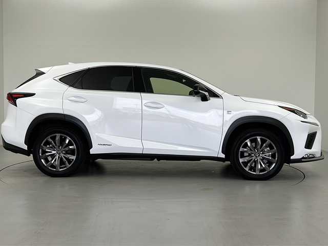 レクサス ＮＸ 300h Fスポーツ 岐阜県 2019(令1)年 8.4万km ホワイトノーヴァガラスフレーク ETC2.0/ドライブレコーダー/プッシュスタート/スマートキー/ステアリングリモコン/パドルシフト/純正ディスプレイオーディオ（ナビ付）/フルセグTV/Bluetooth接続/CD/DVD/USB端子/レーダークルーズコントロール（追従あり）/ステアリングヒーター/電動リヤゲート/全周囲カメラ/レーンキープアシスト/衝突軽減ブレーキ/パーキングサポートブレーキ/コーナーセンサー/サンルーフ付き/純正アルミホイール/電格ミラー/LEDヘッドライト/オートライト/オートハイビーム/エアバック（運転席＋助手席＋サイド）/パワーシート（運転席＋助手席）/シートメモリ/シートヒーター/シートクーラー/レザーシート（赤色）/フロアマット/本革巻きステアリング/UVカットガラス/アルミペダル