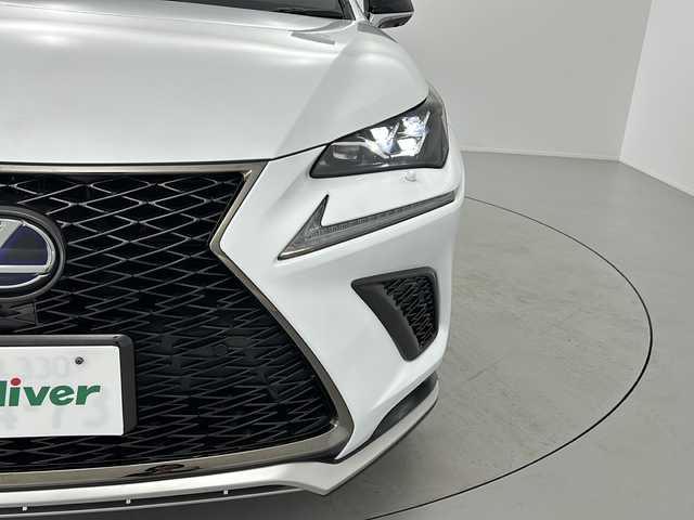 レクサス ＮＸ 300h Fスポーツ 岐阜県 2019(令1)年 8.4万km ホワイトノーヴァガラスフレーク ETC2.0/ドライブレコーダー/プッシュスタート/スマートキー/ステアリングリモコン/パドルシフト/純正ディスプレイオーディオ（ナビ付）/フルセグTV/Bluetooth接続/CD/DVD/USB端子/レーダークルーズコントロール（追従あり）/ステアリングヒーター/電動リヤゲート/全周囲カメラ/レーンキープアシスト/衝突軽減ブレーキ/パーキングサポートブレーキ/コーナーセンサー/サンルーフ付き/純正アルミホイール/電格ミラー/LEDヘッドライト/オートライト/オートハイビーム/エアバック（運転席＋助手席＋サイド）/パワーシート（運転席＋助手席）/シートメモリ/シートヒーター/シートクーラー/レザーシート（赤色）/フロアマット/本革巻きステアリング/UVカットガラス/アルミペダル