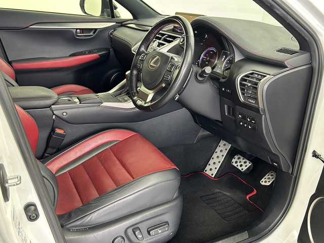 レクサス ＮＸ 300h Fスポーツ 岐阜県 2019(令1)年 8.4万km ホワイトノーヴァガラスフレーク ETC2.0/ドライブレコーダー/プッシュスタート/スマートキー/ステアリングリモコン/パドルシフト/純正ディスプレイオーディオ（ナビ付）/フルセグTV/Bluetooth接続/CD/DVD/USB端子/レーダークルーズコントロール（追従あり）/ステアリングヒーター/電動リヤゲート/全周囲カメラ/レーンキープアシスト/衝突軽減ブレーキ/パーキングサポートブレーキ/コーナーセンサー/サンルーフ付き/純正アルミホイール/電格ミラー/LEDヘッドライト/オートライト/オートハイビーム/エアバック（運転席＋助手席＋サイド）/パワーシート（運転席＋助手席）/シートメモリ/シートヒーター/シートクーラー/レザーシート（赤色）/フロアマット/本革巻きステアリング/UVカットガラス/アルミペダル