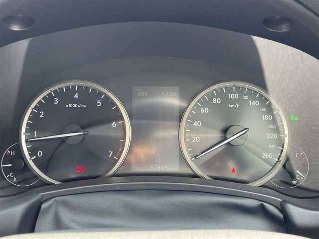 レクサス ＮＸ 300 福岡県 2020(令2)年 5.3万km ソニッククォーツ フロントエアロ/サンルーフ/カードキー/セーフティシステムプラス/・プリクラッシュセーフティシステム/・レーントレーシングアシスト/・レーダークルーズコントロール/ブラインドスポットモニター/純正ナビ（AM.FM.CD.DVD.Blu-ray.Bluetooth）/前後ドライブレコーダー/ビルドインETC/ヘッドアップディスプレイ/純正18インチAW/純正フロアマット/12Vソケット/革巻きステアリングホイール/パドルシフト/ステアリングヒーター/パワーシート（運転席ポジションメモリー付/助手席）/シートヒーター（前席）/１００V充電/ラゲッチマット/電動リアゲート/ヘッドランプクリーナー/シーケンシャルウィンカー