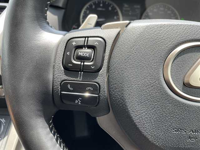 レクサス ＮＸ 300 福岡県 2020(令2)年 5.3万km ソニッククォーツ フロントエアロ/サンルーフ/カードキー/セーフティシステムプラス/・プリクラッシュセーフティシステム/・レーントレーシングアシスト/・レーダークルーズコントロール/ブラインドスポットモニター/純正ナビ（AM.FM.CD.DVD.Blu-ray.Bluetooth）/前後ドライブレコーダー/ビルドインETC/ヘッドアップディスプレイ/純正18インチAW/純正フロアマット/12Vソケット/革巻きステアリングホイール/パドルシフト/ステアリングヒーター/パワーシート（運転席ポジションメモリー付/助手席）/シートヒーター（前席）/１００V充電/ラゲッチマット/電動リアゲート/ヘッドランプクリーナー/シーケンシャルウィンカー