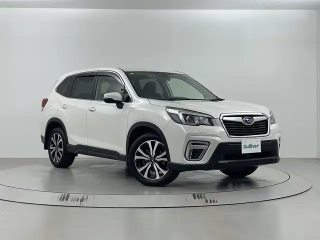 スバル フォレスター プレミアム 埼玉県 2018(平30)年 4.8万km クリスタルホワイトP アイサイト/クルーズコントロール/純正メモリナビ/　(CD/DVD/Bluetooth/フルセグ)/全周囲カメラ/デジタルインナーミラー/パドルシフト/ドライブレコーダー/ETC/ハーフレザーシート/シートヒーター/純正18インチAW/純正フロアマット/プッシュスタート/スペアキー