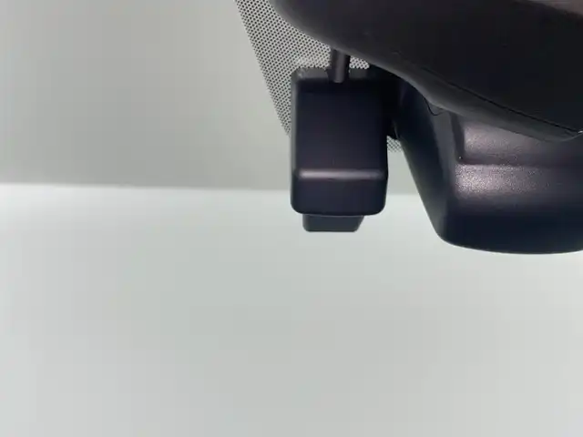 スバル フォレスター プレミアム 埼玉県 2018(平30)年 4.8万km クリスタルホワイトP アイサイト/クルーズコントロール/純正メモリナビ/　(CD/DVD/Bluetooth/フルセグ)/全周囲カメラ/デジタルインナーミラー/パドルシフト/ドライブレコーダー/ETC/ハーフレザーシート/シートヒーター/純正18インチAW/純正フロアマット/プッシュスタート/スペアキー