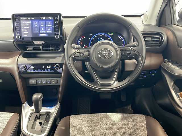 トヨタ ヤリスクロス Z 富山県 2021(令3)年 2.1万km ブラックマイカ 純正ＨＤＤナビ　/フルセグ　/トヨタセーフティセンス　/全方位カメラ　/禁煙車　/バックカメラ　/コーナーセンサー　/４ＷＤ　/ブラインドスポットモニター/ＬＥＤヘッドライト　/レーダークルーズコントロール　/パワーシート　/スマートキー　/シートヒーター/ドライブレコーダー/純正アルミホイール/寒冷地仕様/純正オーディオ/ウィンカーミラー/電動格納ミラー/ETC/プッシュスタート