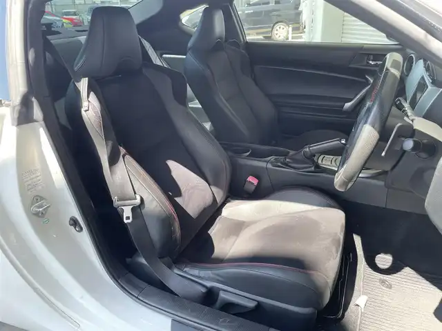 スバル ＢＲＺ S 茨城県 2012(平24)年 10.3万km サテンホワイトパール (株)IDOMが運営する【じしゃロン水戸店】の自社ローン専用車両になりますこちらは現金またはオートローンご利用時の価格です。自社ローンご希望の方は別途その旨お申付け下さい/ストラーダナビ(CN-H500WD)/スペアキー/バックカメラ/純正アルミホイール/LEDヘッドライト