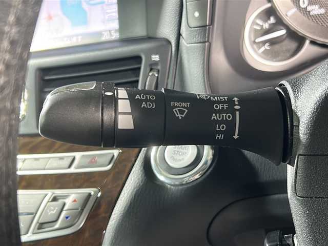日産 フーガ 370GT 広島県 2015(平27)年 9.9万km ダークメタルグレー 衝突被害軽減ブレーキ/レーンキープアシスト/後側方衝突防止支援システム/ハーフレザーシート/パワーシート/純正HDDナビ/　(AM/FM/CD/DVD/TV/HDD/Bluetooth)/フルセグTV/バックカメラ/レーダークルーズコントロール/ステアリングスイッチ/革巻きステアリング/LEDライト/オートライト/スマートキー/スペアキー/プッシュスタート/社外アルミホイール20インチ/電格ミラー/純正フロアマット/車高調