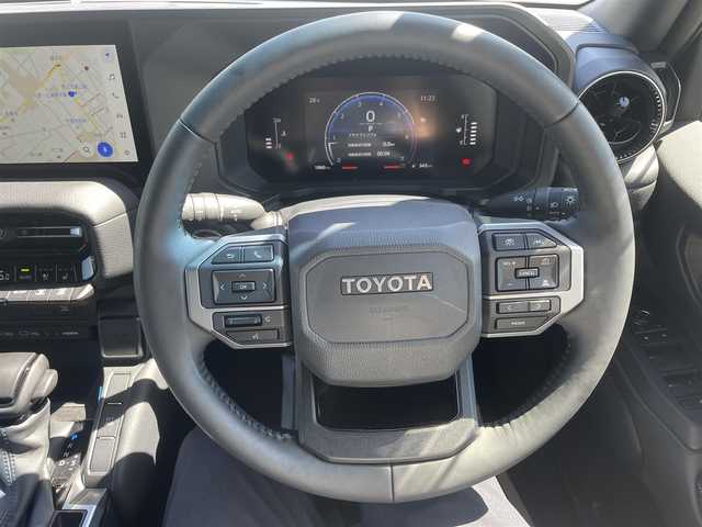 トヨタ ランドクルーザー ２５０ VX 神奈川県 2024(令6)年 0.2万km アバンギャルドブロンズメタリック ワンオーナー/12.3インチディスプレイオーディオ/　・パノラミックビューモニター/　・フルセグTV/BT/AppleCarPlay/AndroidAuto/Toyota Safety Sense/　・プリクラッシュセーフティ/　・LTA＋LDA/　・レーダークルーズコントロール/　・オートマチックハイビーム/　・ロードサインアシスト/　・ドライバー異常時対応システム/　・プロアクティブドライビングシステム/　・発進遅れ告知機能/サンルーフ/前席/　・シートヒーター/　・シートベンチレーション/純正18インチAW/前後ドラレコ/HDMI入力端子/ルーフレール/スマートキー×2/取扱説明書/整備記録簿