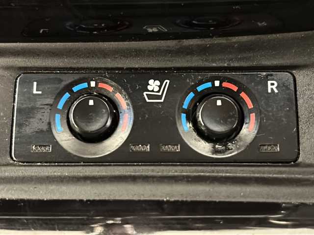 トヨタ アルファード S Cパッケージ 岐阜県 2019(令1)年 6.4万km ホワイトパールクリスタルシャイン ＴＲＤフルエアロ（F/S/R）/サンルーフ/純正9型ナビゲーション/純正フリップダウンモニター/両側電動スライドドア/Bluetooth/フルセグ視聴/３眼LEDヘッドライト/オートライト/オートハイビーム/プッシュスタート/スマートキー/スペアキー/合皮シート/シートヒーター/シートクーラー/前席パワーシート/オットマン/クリアランスソナー/取扱説明書