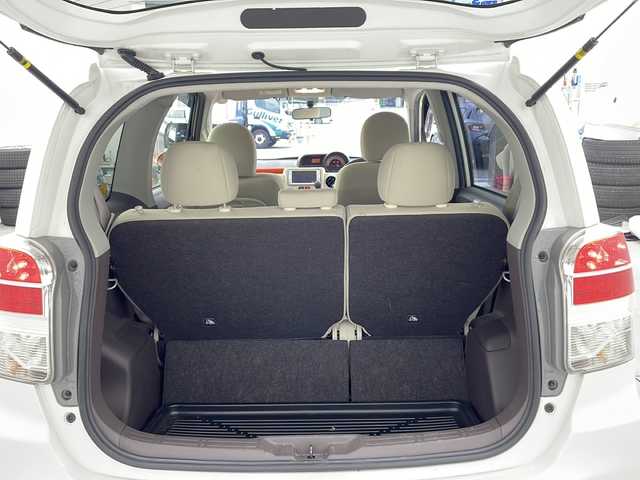 トヨタ スペイド F 兵庫県 2012(平24)年 3.3万km ホワイトパールクリスタルシャイン ・純正ナビ/CD/TV/Bluetooth/・横滑り防止装置/・盗難防止装置/・パワースライドドア/・純正フロアマット/・HIDヘッドライト/・ウインカー付ドアミラー/・スマートキー/・プッシュスタート/・スペアキー/・ABS/・ETC