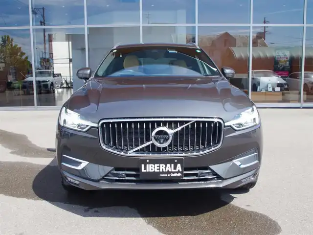ボルボ ＸＣ６０ B5 AWD インスクリプション 岐阜県 2020(令2)年 6.2万km ガンＭ harman/kardonプレミアムスピーカー/City Safety　衝突軽減ブレーキ/歩行者、サイクリスト、大型動物検知/インターセクションサポート（右折時対向車検知）/衝突回避支援/対向車線衝突回避支援/アダプティブクルーズコントロール/パイロットアシスト（車検維持支援）/ブラインドスポットインフォメーション/レーンチェンジマージエイド/レーンキーピングエイド/ロードサインインフォメーション/フルアクティブハイビーム/純正HDDナビゲーション/フルセグTV/Bluetooth/AppleCarPlay/Android Auto/ヘッドアップディスプレイ/３６０°カメラ/インテリアイルミネーション/革シート/シートベンチレーション/リラクゼーション機能/ETC2.0