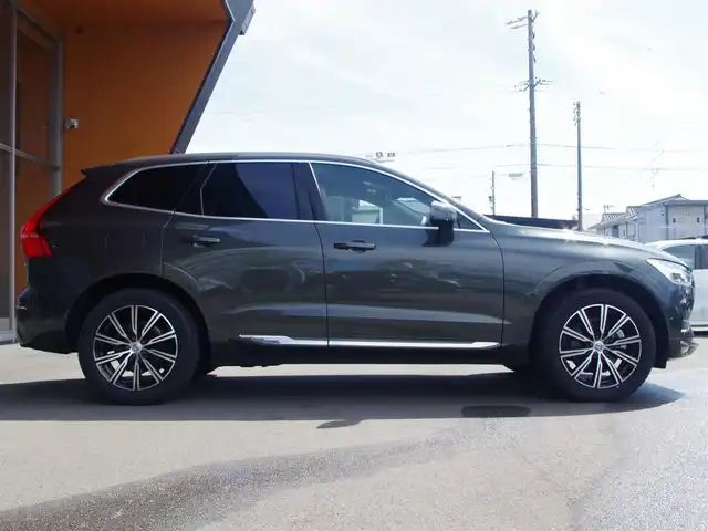 ボルボ ＸＣ６０ B5 AWD インスクリプション 岐阜県 2020(令2)年 6.2万km ガンＭ harman/kardonプレミアムスピーカー/City Safety　衝突軽減ブレーキ/歩行者、サイクリスト、大型動物検知/インターセクションサポート（右折時対向車検知）/衝突回避支援/対向車線衝突回避支援/アダプティブクルーズコントロール/パイロットアシスト（車検維持支援）/ブラインドスポットインフォメーション/レーンチェンジマージエイド/レーンキーピングエイド/ロードサインインフォメーション/フルアクティブハイビーム/純正HDDナビゲーション/フルセグTV/Bluetooth/AppleCarPlay/Android Auto/ヘッドアップディスプレイ/３６０°カメラ/インテリアイルミネーション/革シート/シートベンチレーション/リラクゼーション機能/ETC2.0