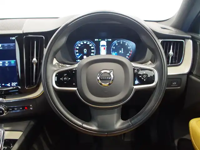 ボルボ ＸＣ６０ B5 AWD インスクリプション 岐阜県 2020(令2)年 6.2万km ガンＭ harman/kardonプレミアムスピーカー/City Safety　衝突軽減ブレーキ/歩行者、サイクリスト、大型動物検知/インターセクションサポート（右折時対向車検知）/衝突回避支援/対向車線衝突回避支援/アダプティブクルーズコントロール/パイロットアシスト（車検維持支援）/ブラインドスポットインフォメーション/レーンチェンジマージエイド/レーンキーピングエイド/ロードサインインフォメーション/フルアクティブハイビーム/純正HDDナビゲーション/フルセグTV/Bluetooth/AppleCarPlay/Android Auto/ヘッドアップディスプレイ/３６０°カメラ/インテリアイルミネーション/革シート/シートベンチレーション/リラクゼーション機能/ETC2.0