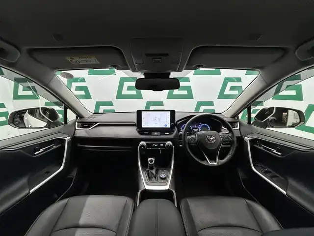 トヨタ ＲＡＶ４ ハイブリッドG 鹿児島県 2023(令5)年 4.1万km プラチナホワイトパールマイカ ディスプレイオーディオ/(フルセグTV/AppleCarPlay/AndroidAuto)/パノラミックビューモニター/ビルトインETC2.0/前席シートヒーター+シートベンチレーション/ステアリングヒーター/運転席パワーシート/ハンズフリーパワーバックドア/Toyota Safety Sense/　・プリクラッシュセーフティ/　・レーントレーシングアシスト/　・レーダークルーズコントロール/　・オートマチックハイビーム/　・ロードサインアシスト/ブラインドスポットモニター/電動パーキングブレーキ/オートブレーキホールド/LEDヘッドライト/電動格納ミラー/ドアバイザー