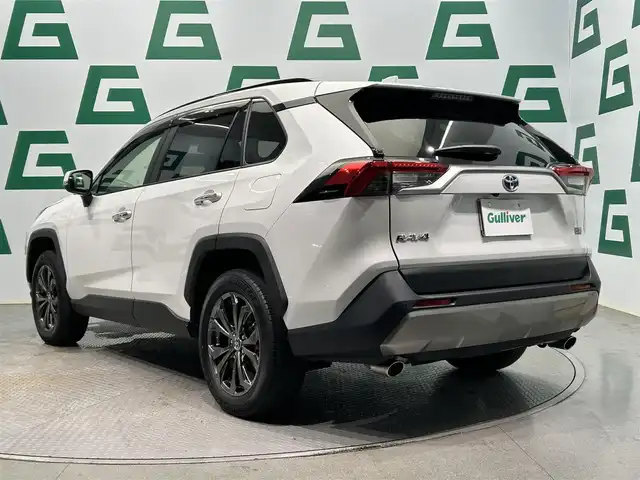 トヨタ ＲＡＶ４ ハイブリッドG 鹿児島県 2023(令5)年 4.1万km プラチナホワイトパールマイカ ディスプレイオーディオ/(フルセグTV/AppleCarPlay/AndroidAuto)/パノラミックビューモニター/ビルトインETC2.0/前席シートヒーター+シートベンチレーション/ステアリングヒーター/運転席パワーシート/ハンズフリーパワーバックドア/Toyota Safety Sense/　・プリクラッシュセーフティ/　・レーントレーシングアシスト/　・レーダークルーズコントロール/　・オートマチックハイビーム/　・ロードサインアシスト/ブラインドスポットモニター/電動パーキングブレーキ/オートブレーキホールド/LEDヘッドライト/電動格納ミラー/ドアバイザー