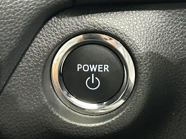 トヨタ ＲＡＶ４ ハイブリッドG 鹿児島県 2023(令5)年 4.1万km プラチナホワイトパールマイカ ディスプレイオーディオ/(フルセグTV/AppleCarPlay/AndroidAuto)/パノラミックビューモニター/ビルトインETC2.0/前席シートヒーター+シートベンチレーション/ステアリングヒーター/運転席パワーシート/ハンズフリーパワーバックドア/Toyota Safety Sense/　・プリクラッシュセーフティ/　・レーントレーシングアシスト/　・レーダークルーズコントロール/　・オートマチックハイビーム/　・ロードサインアシスト/ブラインドスポットモニター/電動パーキングブレーキ/オートブレーキホールド/LEDヘッドライト/電動格納ミラー/ドアバイザー