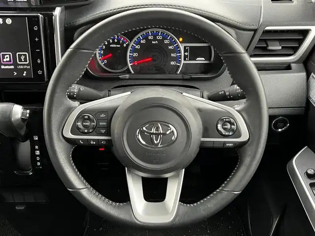 トヨタ ルーミー カスタムG－T 道央・札幌 2021(令3)年 1.4万km パールホワイトⅢ 寒冷地仕様/トヨタセーフティセンス/純正ディスプレイオーディオ/AM/FM/BT/フルセグ/衝突被害軽減ブレーキ/横滑り防止装置/レーダークルーズコントロール/レーンキープアシスト/クリアランスソナー/バックカメラ/サイドカメラ/フロントカメラ/全方位カメラ/アラウンドビューモニター/ビルトインETC/ドライブレコーダー/アイドリングストップ/ワイパーデアイサー/SPORTMODE/両側パワースライドドア/革巻きステアリング/ステアリングリモコン/電動パーキング/ブレーキホールド/プッシュスタート/スマートキー/LEDヘッドライト/オートライト/オートマチックハイビーム/フォグランプ/電動格納ミラー/ウィンカーミラー/純正フロアマット