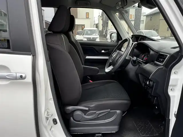 トヨタ ルーミー カスタムG－T 道央・札幌 2021(令3)年 1.4万km パールホワイトⅢ 寒冷地仕様/トヨタセーフティセンス/純正ディスプレイオーディオ/AM/FM/BT/フルセグ/衝突被害軽減ブレーキ/横滑り防止装置/レーダークルーズコントロール/レーンキープアシスト/クリアランスソナー/バックカメラ/サイドカメラ/フロントカメラ/全方位カメラ/アラウンドビューモニター/ビルトインETC/ドライブレコーダー/アイドリングストップ/ワイパーデアイサー/SPORTMODE/両側パワースライドドア/革巻きステアリング/ステアリングリモコン/電動パーキング/ブレーキホールド/プッシュスタート/スマートキー/LEDヘッドライト/オートライト/オートマチックハイビーム/フォグランプ/電動格納ミラー/ウィンカーミラー/純正フロアマット