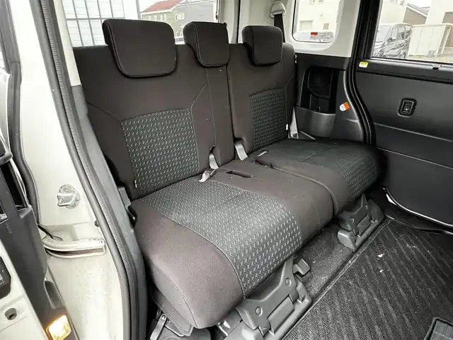 トヨタ ルーミー カスタムG－T 道央・札幌 2021(令3)年 1.4万km パールホワイトⅢ 寒冷地仕様/トヨタセーフティセンス/純正ディスプレイオーディオ/AM/FM/BT/フルセグ/衝突被害軽減ブレーキ/横滑り防止装置/レーダークルーズコントロール/レーンキープアシスト/クリアランスソナー/バックカメラ/サイドカメラ/フロントカメラ/全方位カメラ/アラウンドビューモニター/ビルトインETC/ドライブレコーダー/アイドリングストップ/ワイパーデアイサー/SPORTMODE/両側パワースライドドア/革巻きステアリング/ステアリングリモコン/電動パーキング/ブレーキホールド/プッシュスタート/スマートキー/LEDヘッドライト/オートライト/オートマチックハイビーム/フォグランプ/電動格納ミラー/ウィンカーミラー/純正フロアマット