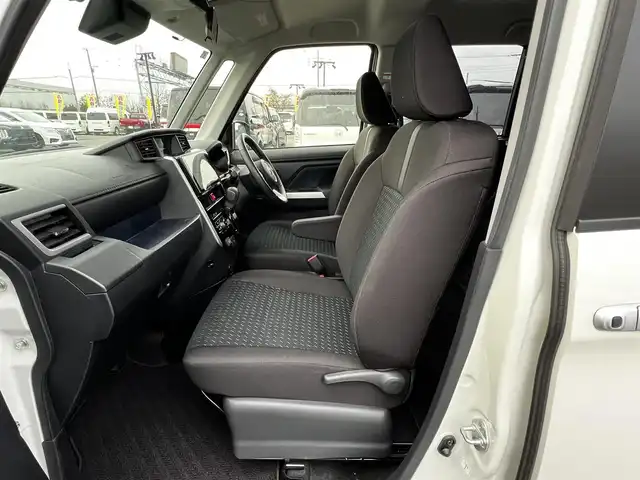 トヨタ ルーミー カスタムG－T 道央・札幌 2021(令3)年 1.4万km パールホワイトⅢ 寒冷地仕様/トヨタセーフティセンス/純正ディスプレイオーディオ/AM/FM/BT/フルセグ/衝突被害軽減ブレーキ/横滑り防止装置/レーダークルーズコントロール/レーンキープアシスト/クリアランスソナー/バックカメラ/サイドカメラ/フロントカメラ/全方位カメラ/アラウンドビューモニター/ビルトインETC/ドライブレコーダー/アイドリングストップ/ワイパーデアイサー/SPORTMODE/両側パワースライドドア/革巻きステアリング/ステアリングリモコン/電動パーキング/ブレーキホールド/プッシュスタート/スマートキー/LEDヘッドライト/オートライト/オートマチックハイビーム/フォグランプ/電動格納ミラー/ウィンカーミラー/純正フロアマット