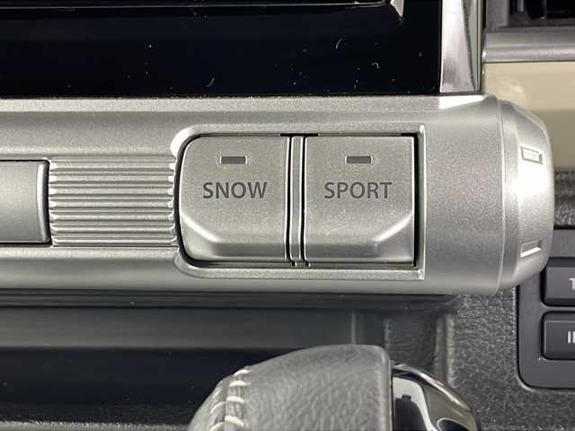 スズキ クロスビー HYBRID MZ 埼玉県 2021(令3)年 3.8万km キャラバンアイボリーパールメタリック/ホワイト 2トーンルーフ 純正8型ナビ/（BT/フルTV/AM/FM/CD/DVD）/全方位カメラ/スズキセーフティサポート/・アダクティブクルーズコントロール/・衝突軽減システム/・誤発進抑制機能/・車線逸脱警報/4WD/シートヒーターDN席/純正ドラレコ/純正アルミホイール/純正フロアマット/ビルトインETC