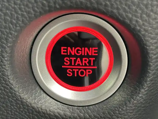 ホンダ Ｎ ＢＯＸ カスタム L 岡山県 2023(令5)年 0.6万km メテオロイドグレーメタリック 登録時走行距離5654km/純正ナビ/フルセグTV(AM.FM.CD.DVD.TV.BT)/シートヒーター/両側パワースライドドア/バックカメラ/前後ドライブレコーダー/クリアランスソナー/衝突軽減ブレーキ/横滑り防止装置/クルーズコントロール(追従走行あり)/車線逸脱警報（レーンキープアシスト）/オートライト/アイドリングストップ/14インチ純正AW/純正フロアマット/スマートキー/プッシュスタート/ドアバイザー