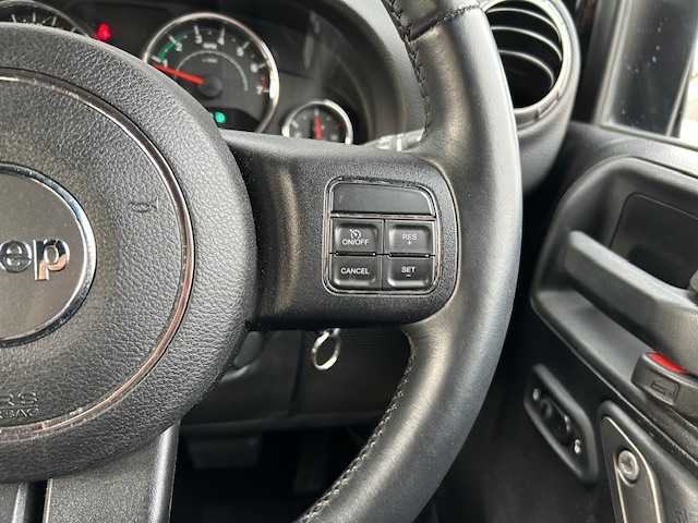 クライスラー・ジープ ジープ ラングラー アンリミテッド スポーツ 道東・釧路十勝 2014(平26)年 7.2万km 黒 4WD/社外SDナビ/　CD/DVD/SD/BT/フルセグ/サイドカメラ/ETC/クルーズコントロール/ダウンヒルアシストコントロール/ハロゲンヘッドライト/純正フロアマット/純正17インチAW/リモコンキー