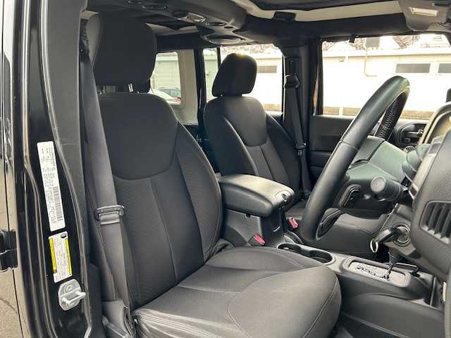 クライスラー・ジープ ジープ ラングラー アンリミテッド スポーツ 道東・釧路十勝 2014(平26)年 7.2万km 黒 4WD/社外SDナビ/　CD/DVD/SD/BT/フルセグ/サイドカメラ/ETC/クルーズコントロール/ダウンヒルアシストコントロール/ハロゲンヘッドライト/純正フロアマット/純正17インチAW/リモコンキー