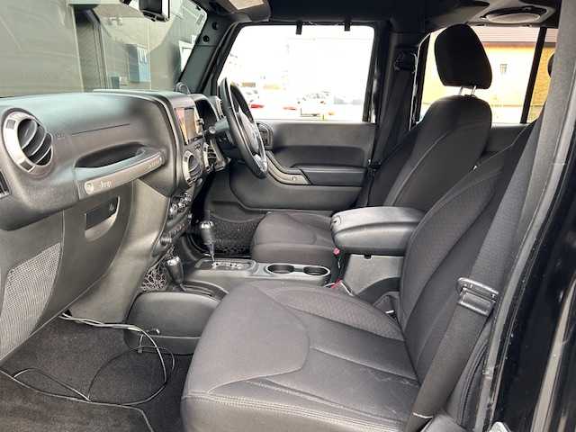 クライスラー・ジープ ジープ ラングラー アンリミテッド スポーツ 道東・釧路十勝 2014(平26)年 7.2万km 黒 4WD/社外SDナビ/　CD/DVD/SD/BT/フルセグ/サイドカメラ/ETC/クルーズコントロール/ダウンヒルアシストコントロール/ハロゲンヘッドライト/純正フロアマット/純正17インチAW/リモコンキー