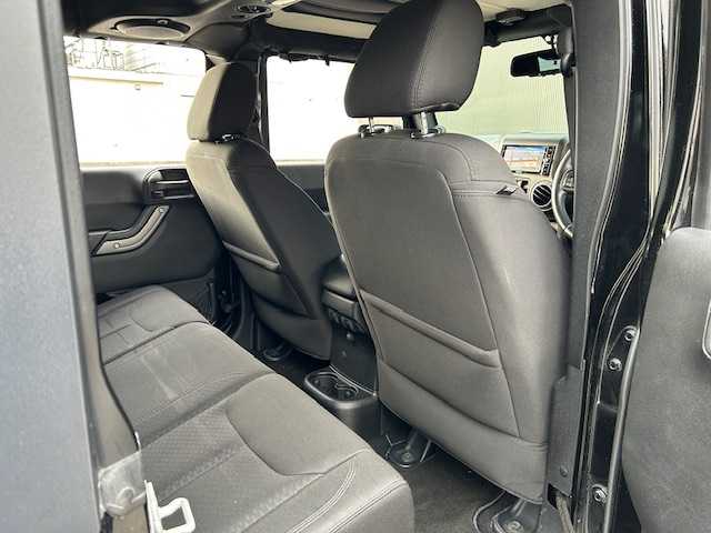 クライスラー・ジープ ジープ ラングラー アンリミテッド スポーツ 道東・釧路十勝 2014(平26)年 7.2万km 黒 4WD/社外SDナビ/　CD/DVD/SD/BT/フルセグ/サイドカメラ/ETC/クルーズコントロール/ダウンヒルアシストコントロール/ハロゲンヘッドライト/純正フロアマット/純正17インチAW/リモコンキー