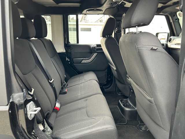 クライスラー・ジープ ジープ ラングラー アンリミテッド スポーツ 道東・釧路十勝 2014(平26)年 7.2万km 黒 4WD/社外SDナビ/　CD/DVD/SD/BT/フルセグ/サイドカメラ/ETC/クルーズコントロール/ダウンヒルアシストコントロール/ハロゲンヘッドライト/純正フロアマット/純正17インチAW/リモコンキー