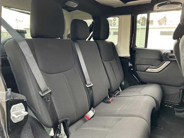 クライスラー・ジープ ジープ ラングラー アンリミテッド スポーツ 道東・釧路十勝 2014(平26)年 7.2万km 黒 4WD/社外SDナビ/　CD/DVD/SD/BT/フルセグ/サイドカメラ/ETC/クルーズコントロール/ダウンヒルアシストコントロール/ハロゲンヘッドライト/純正フロアマット/純正17インチAW/リモコンキー