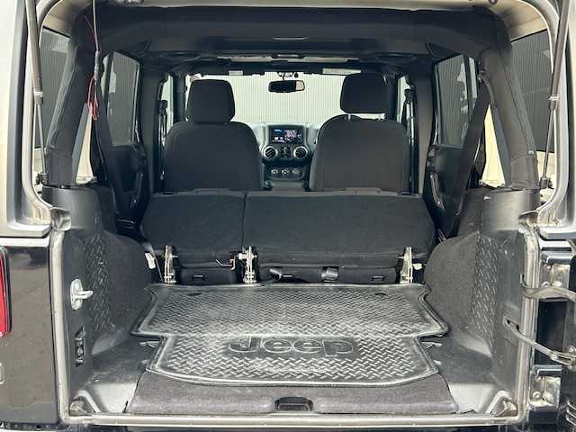 クライスラー・ジープ ジープ ラングラー アンリミテッド スポーツ 道東・釧路十勝 2014(平26)年 7.2万km 黒 4WD/社外SDナビ/　CD/DVD/SD/BT/フルセグ/サイドカメラ/ETC/クルーズコントロール/ダウンヒルアシストコントロール/ハロゲンヘッドライト/純正フロアマット/純正17インチAW/リモコンキー