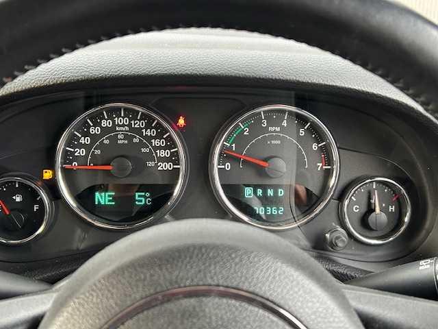 クライスラー・ジープ ジープ ラングラー アンリミテッド スポーツ 道東・釧路十勝 2014(平26)年 7.2万km 黒 4WD/社外SDナビ/　CD/DVD/SD/BT/フルセグ/サイドカメラ/ETC/クルーズコントロール/ダウンヒルアシストコントロール/ハロゲンヘッドライト/純正フロアマット/純正17インチAW/リモコンキー