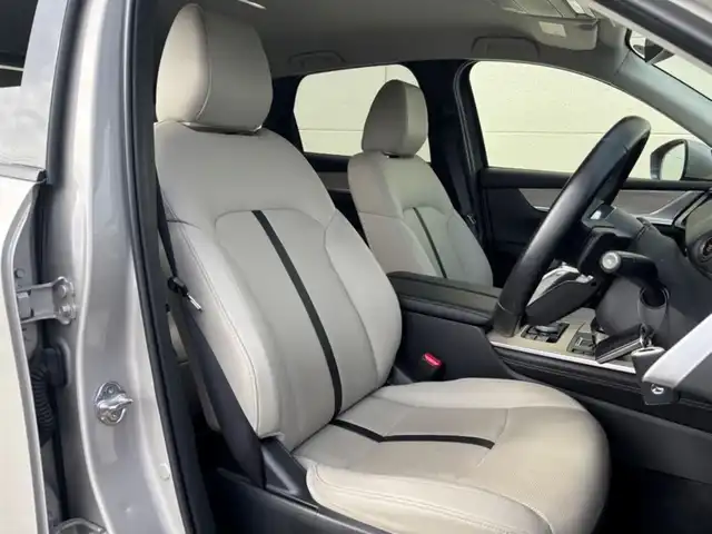 マツダ ＣＸ－６０ XD Lパッケージ 茨城県 2023(令5)年 3.2万km プラチナクォーツメタリック 純正メモリナビ/　(AM/FM/USB/Bluetooth/フルセグ)/全方位カメラ/前後ドライブレコーダー/クルージング＆トラフィック・サポート/ETC/LEDヘッドライト/レザーシート/全席シートヒーター/パワーシート/ハンドルヒーター/電動リアゲート/ワイヤレス充電器(Qi)/クリアランスソナー/i-ACTIVSENSE/レーンキープアシスト/純正アルミホイール