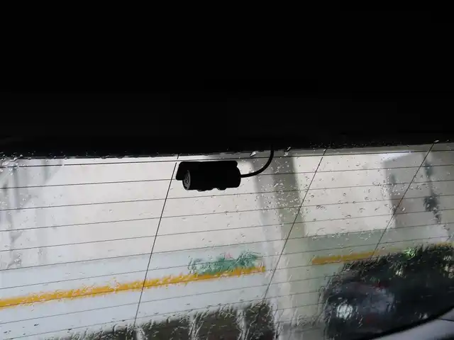 メルセデス・ベンツ ＧＬＡ２００ｄ 4マチック AMGライン 石川県 2021(令3)年 2.1万km ガンＭ ワンオーナー　/スマートキー&スペアキー/4WD/オートライト/LEDライト/Rフォグライト/純正ナビゲーション/フルセグテレビ/全方位カメラ/パドルシフト/ACC/Fメモリー電動シート/シートヒーター/ビルトインETC/置くだけ充電/パワーバックドア/ブラインドスポットモニター/パークアシスト/ヒルアシスト/ルーフレール