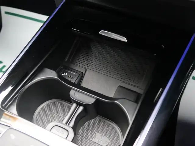 メルセデス・ベンツ ＧＬＡ２００ｄ 4マチック AMGライン 石川県 2021(令3)年 2.1万km ガンＭ ワンオーナー　/スマートキー&スペアキー/4WD/オートライト/LEDライト/Rフォグライト/純正ナビゲーション/フルセグテレビ/全方位カメラ/パドルシフト/ACC/Fメモリー電動シート/シートヒーター/ビルトインETC/置くだけ充電/パワーバックドア/ブラインドスポットモニター/パークアシスト/ヒルアシスト/ルーフレール