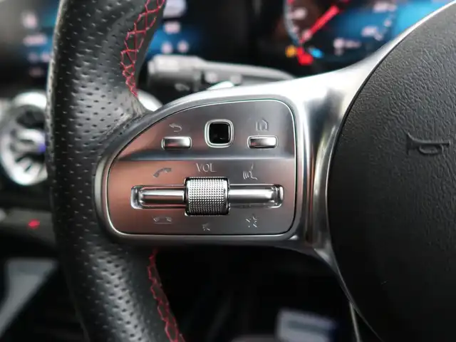 メルセデス・ベンツ ＧＬＡ２００ｄ 4マチック AMGライン 石川県 2021(令3)年 2.1万km ガンＭ ワンオーナー　/スマートキー&スペアキー/4WD/オートライト/LEDライト/Rフォグライト/純正ナビゲーション/フルセグテレビ/全方位カメラ/パドルシフト/ACC/Fメモリー電動シート/シートヒーター/ビルトインETC/置くだけ充電/パワーバックドア/ブラインドスポットモニター/パークアシスト/ヒルアシスト/ルーフレール