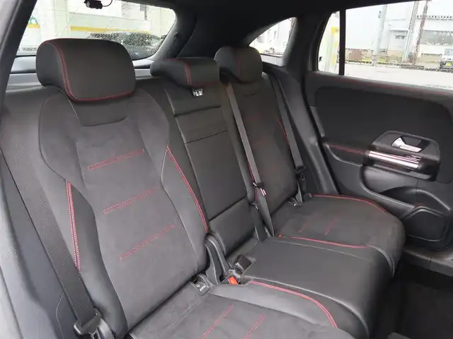 メルセデス・ベンツ ＧＬＡ２００ｄ 4マチック AMGライン 石川県 2021(令3)年 2.1万km ガンＭ ワンオーナー　/スマートキー&スペアキー/4WD/オートライト/LEDライト/Rフォグライト/純正ナビゲーション/フルセグテレビ/全方位カメラ/パドルシフト/ACC/Fメモリー電動シート/シートヒーター/ビルトインETC/置くだけ充電/パワーバックドア/ブラインドスポットモニター/パークアシスト/ヒルアシスト/ルーフレール